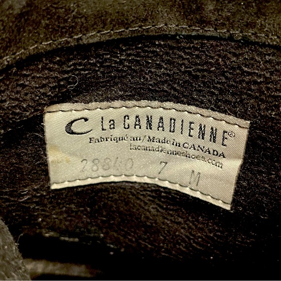 La Canadienne Waterproof Suede black boots in size 7. - Picture 6 of 6
